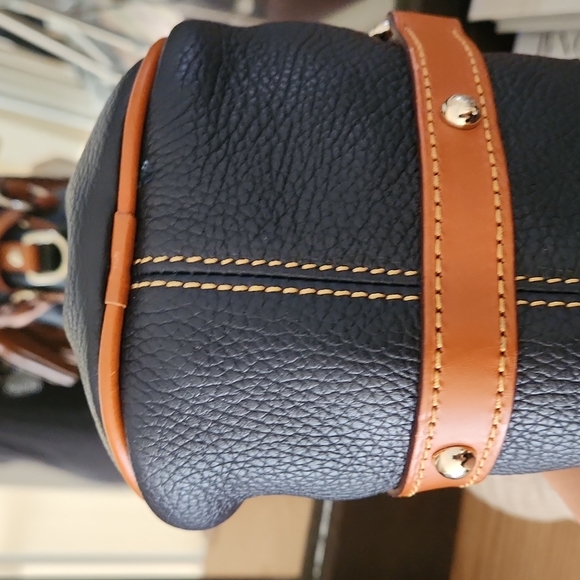 AUTHENTIC DOONEY AND BOURKE NAVY TAN PEBBLE LEATHER HANDBAG - Picture 7 of 9